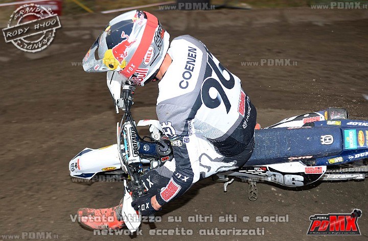 _ROB9832 (Copy).jpg